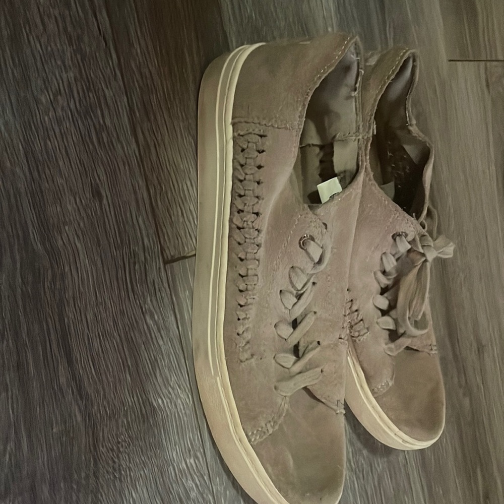 Tom’s Size 9